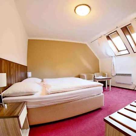 Koruna 3* Karlstejn